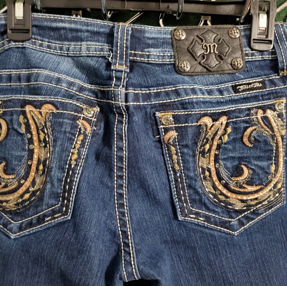 Women’s Miss Me jeans